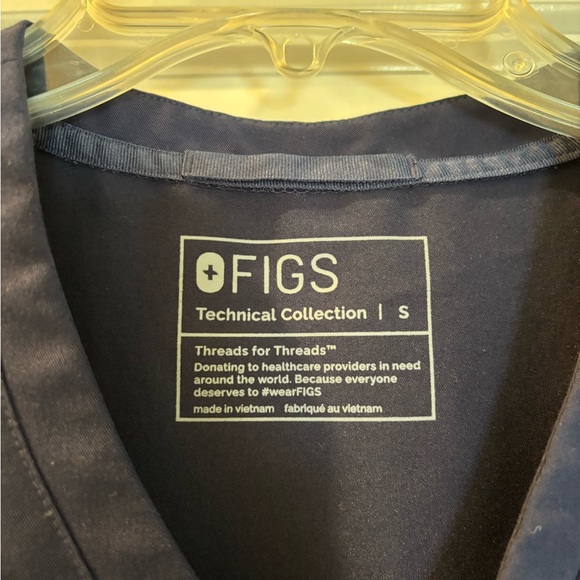 Figs Technical Collection Scrub Top in Dark Blue - Picture 2 of 4